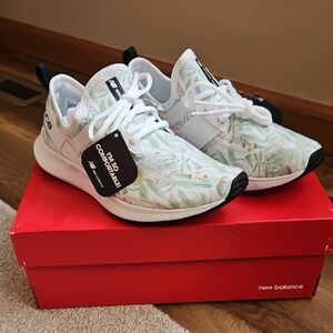 NWT! New Balance Comfort Sneakers